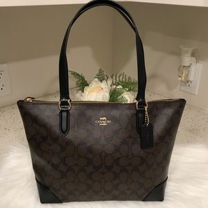 COPY - Coach Signature City Zip Tote